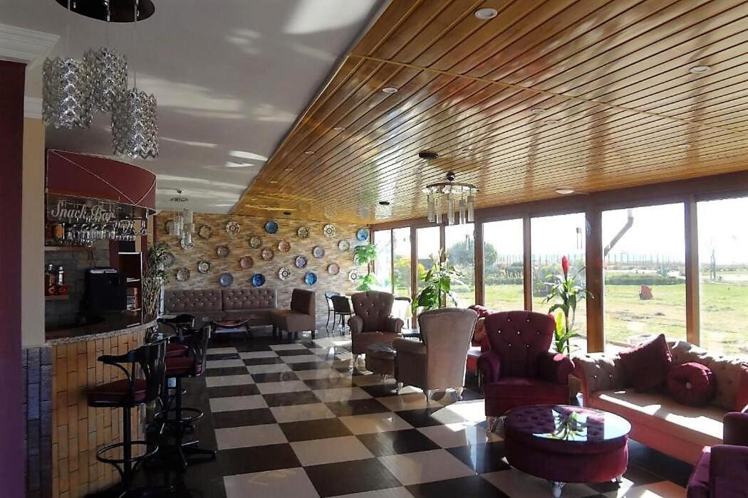 Linda Butik Otel Guemuelduer Esmirna Exterior foto